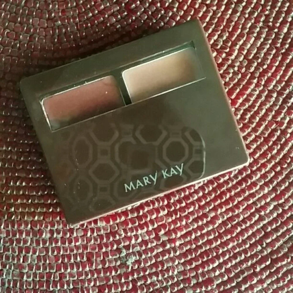 NIB Mary Kay lip color duo Raisin /rosy